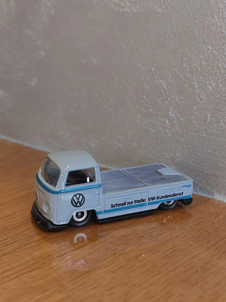 Hot Wheels Volkswagen T2 pickup 1:64