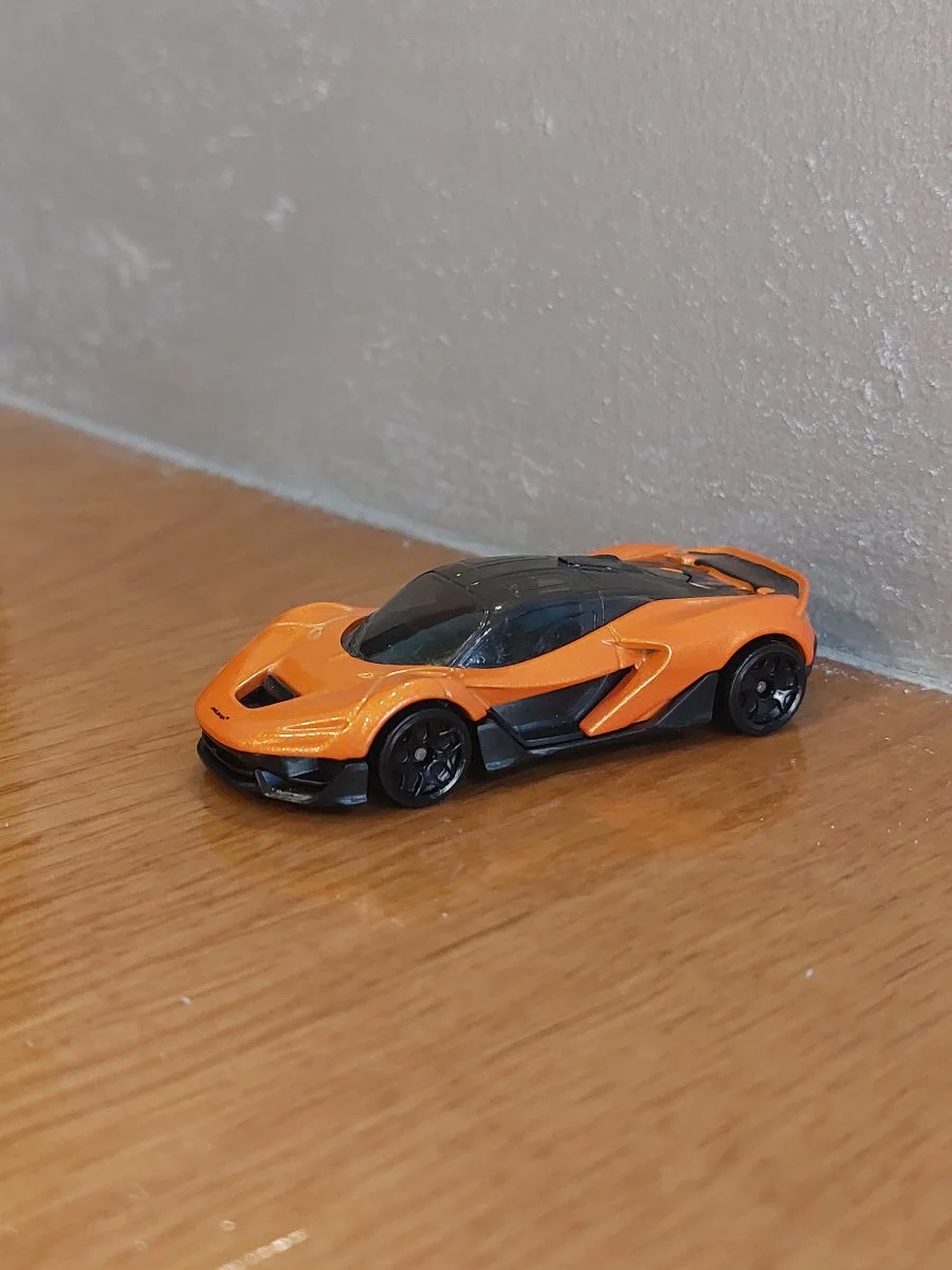 Hot Wheels Mclaren W1 1:64