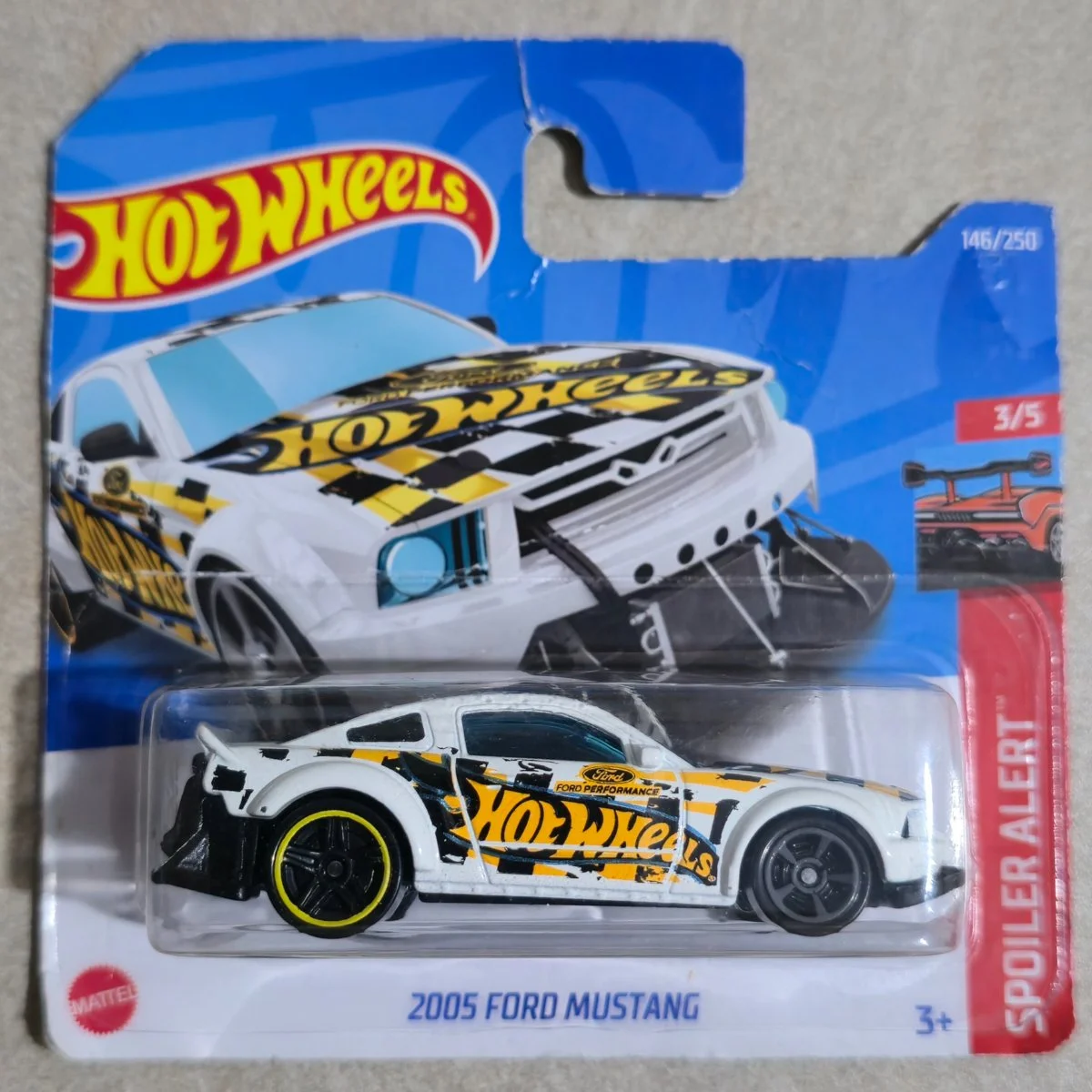 Hot Wheels 2005 Ford Mustang 1:64