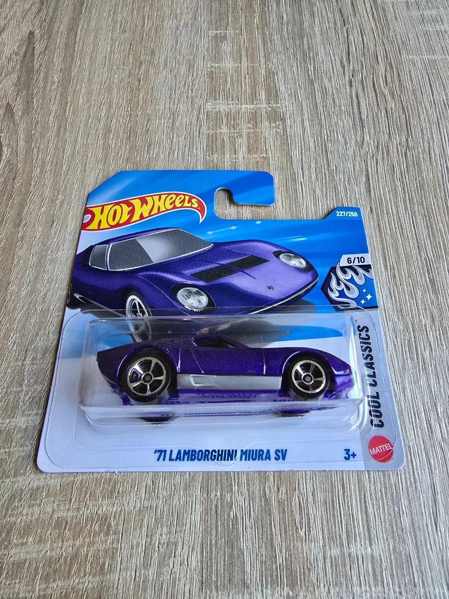 Hot Wheels 71 LAMBORGHINI MIURA SV 1:64