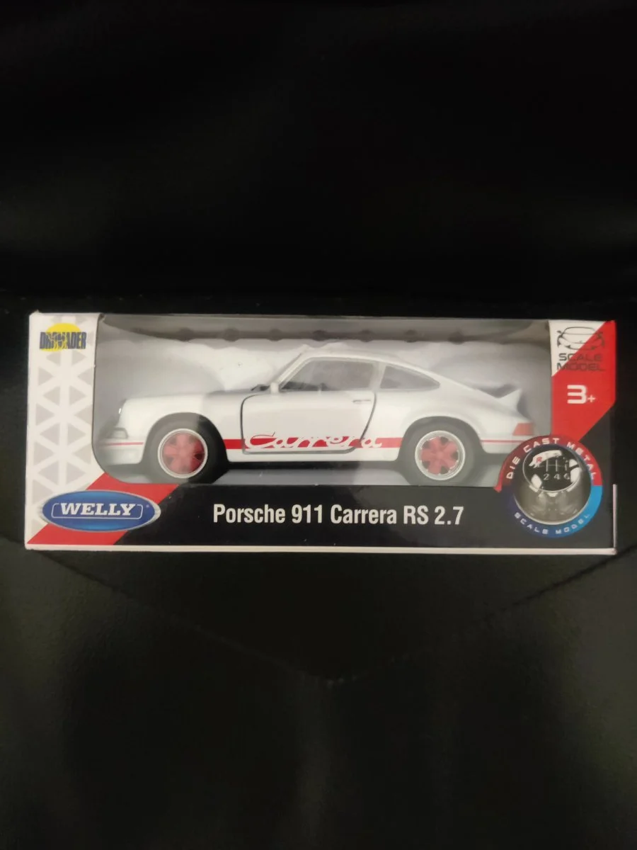 Welly Porsche 911 Carrera RS 2.7 1:36