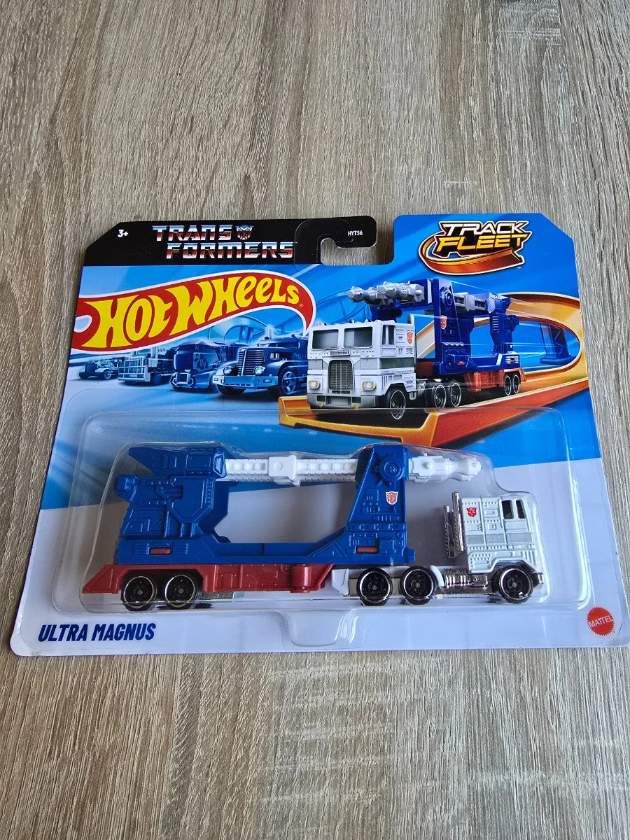 Hot Wheels ULTRA MAGNUS 1:64
