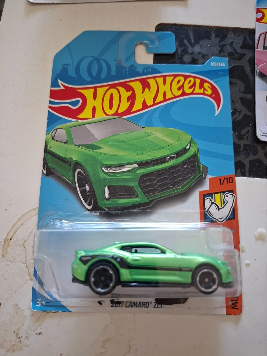 Hot Wheels 2017 Camaro ZL1 1:64