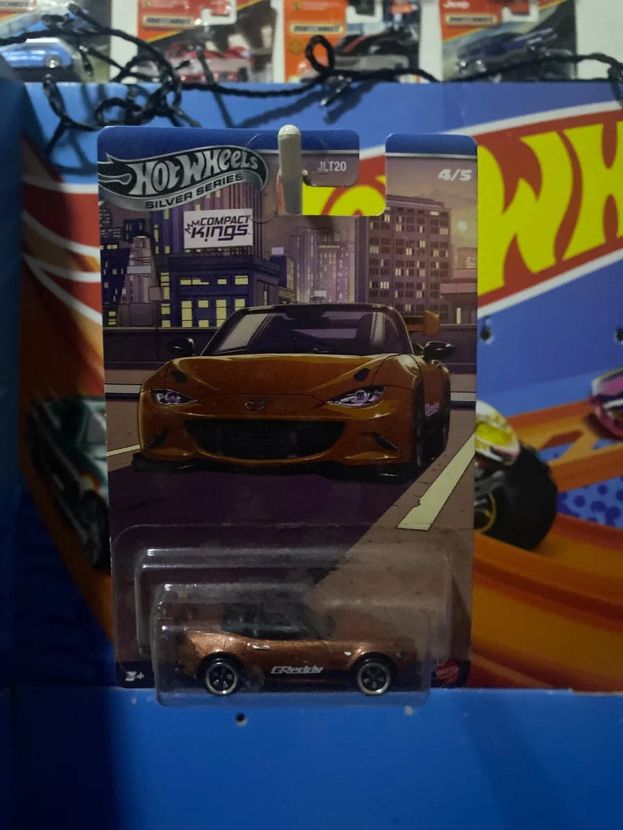 AutoArt 15 Mazda mx 5 miata 1:64