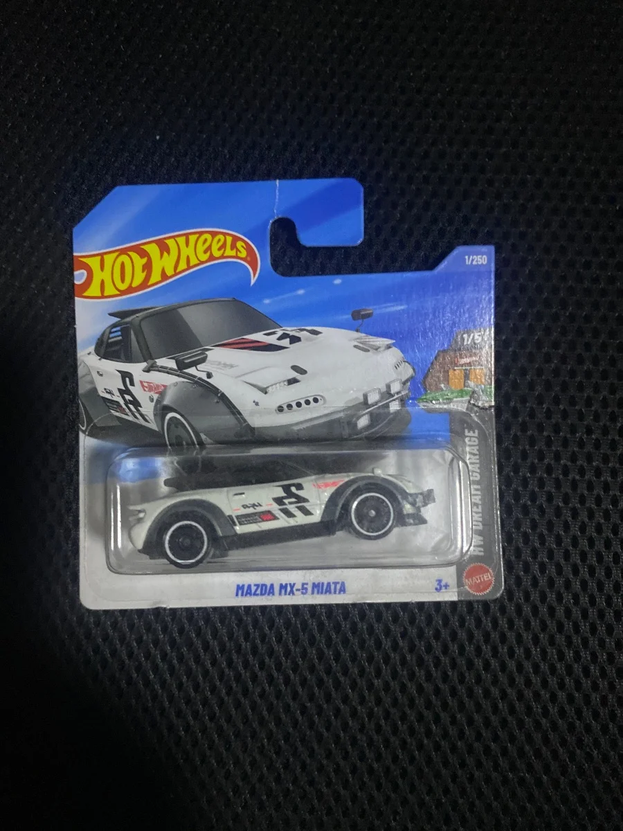 AutoArt Mazda mx 5 miata 1:64