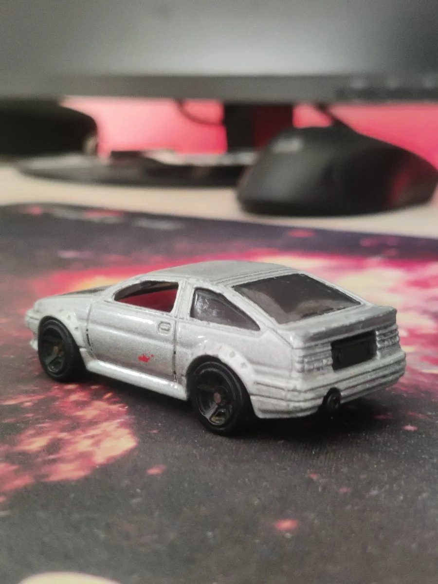 Hot Wheels 2014 AE86 Corolla 1:64