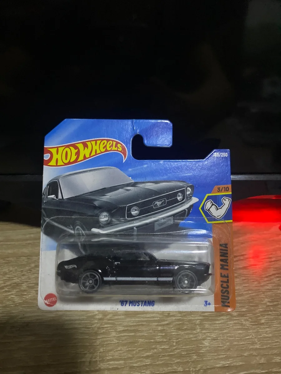 AutoArt 67 mustang 1:64