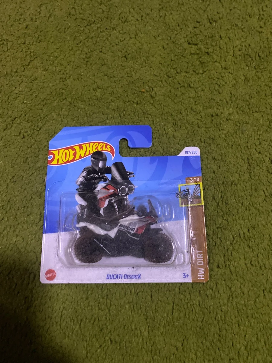 AutoArt Ducati dessrtX 1:64
