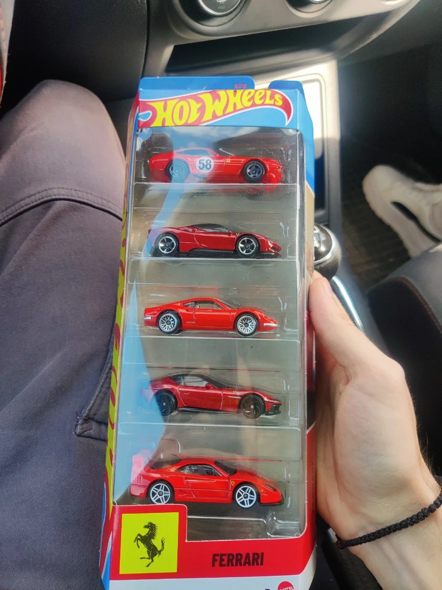 Hot Wheels Ferrari 5 Pack 1:64