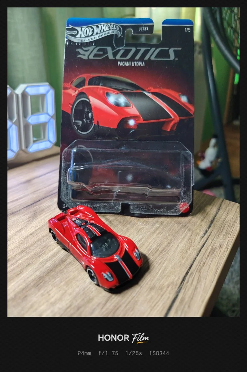 Hot Wheels Pagani Utopia 1:64