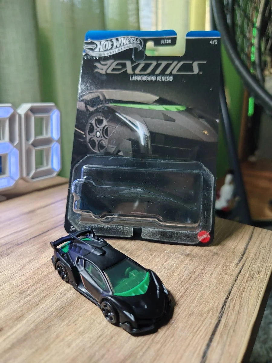 Hot Wheels Lamborghini Veneno 1:64