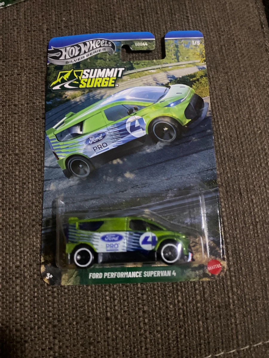 AutoArt Ford performance supervan 4 1:64