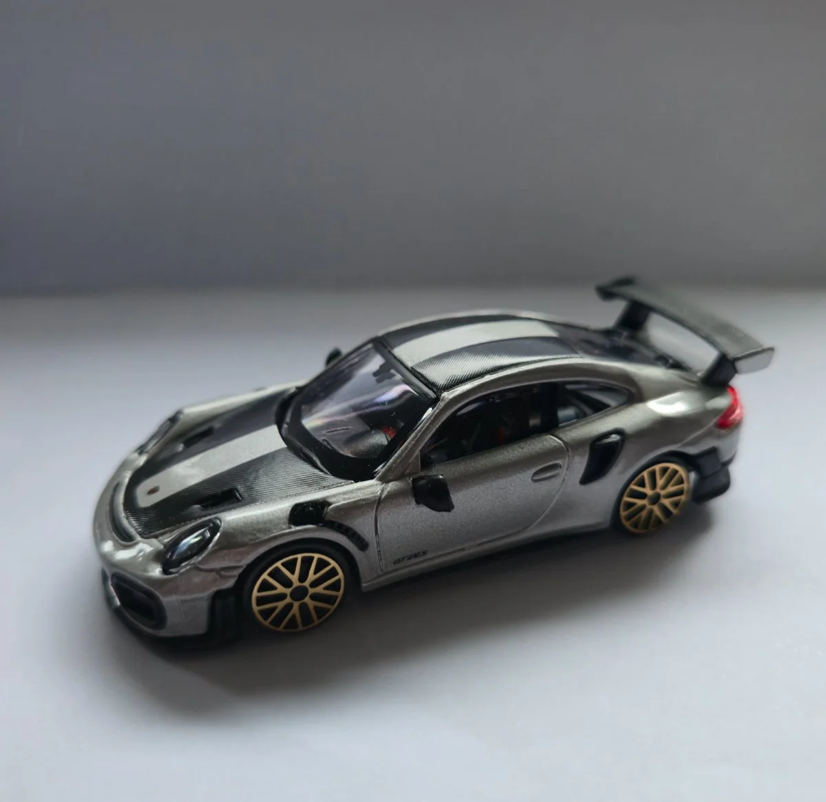 Bburago Porsche 911 Carrera GT2 RS 1:43