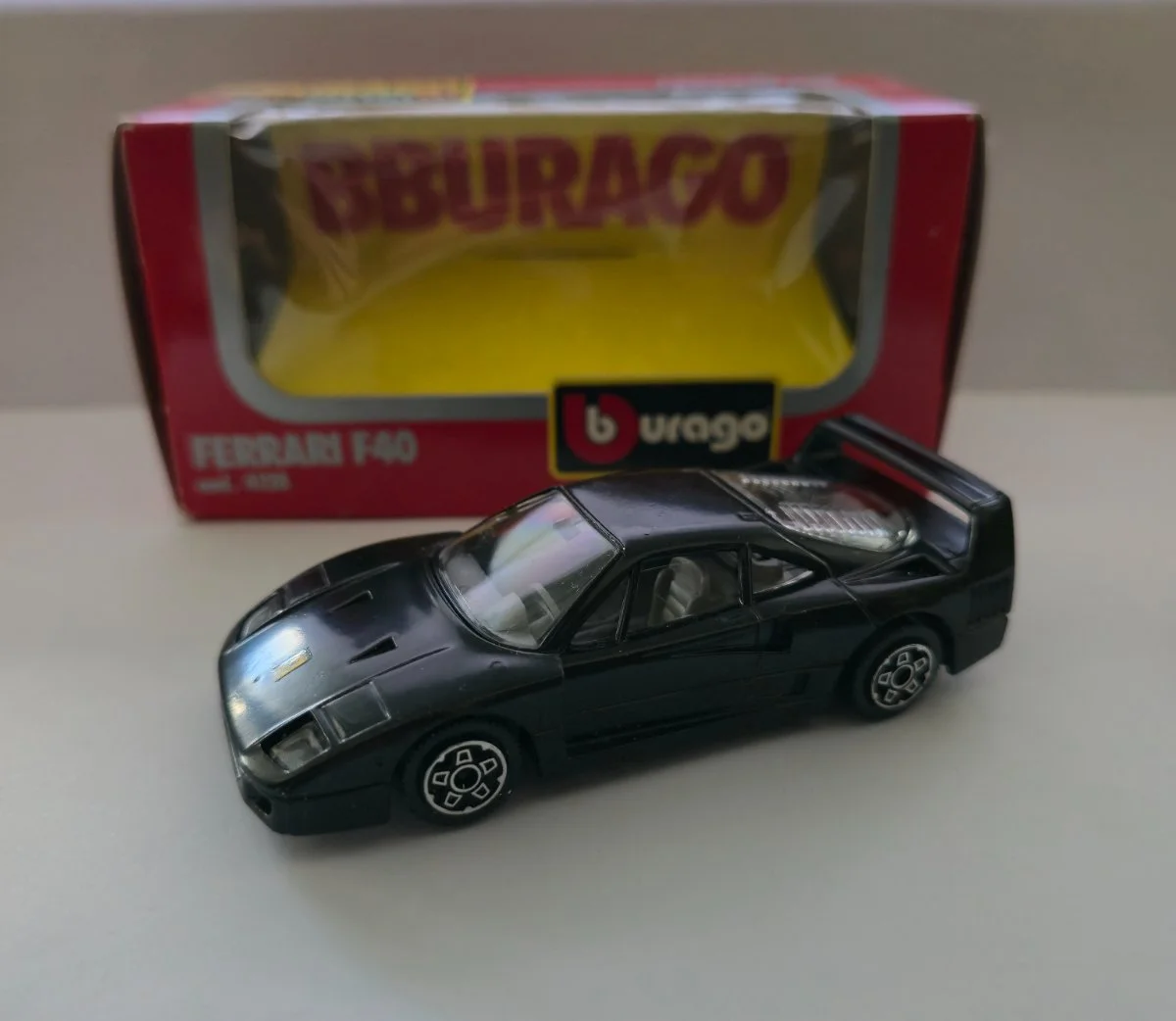 Bburago Ferrari F40 1:43