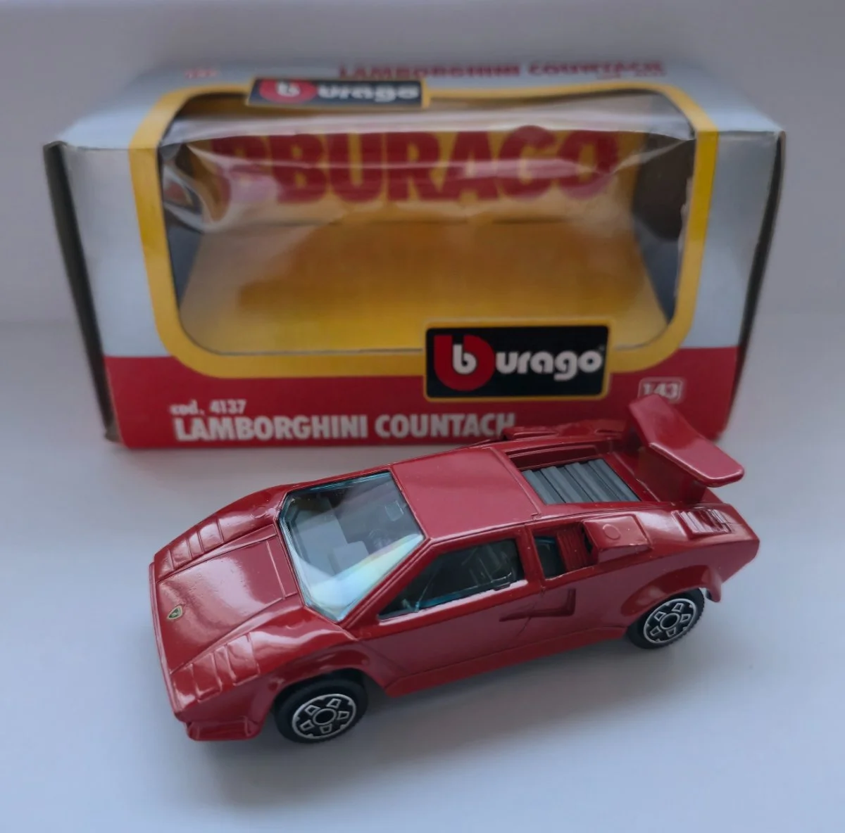 Bburago Lamborghini Countach 1:43