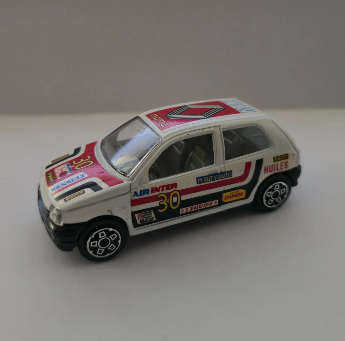Bburago Renault Clio 1:43
