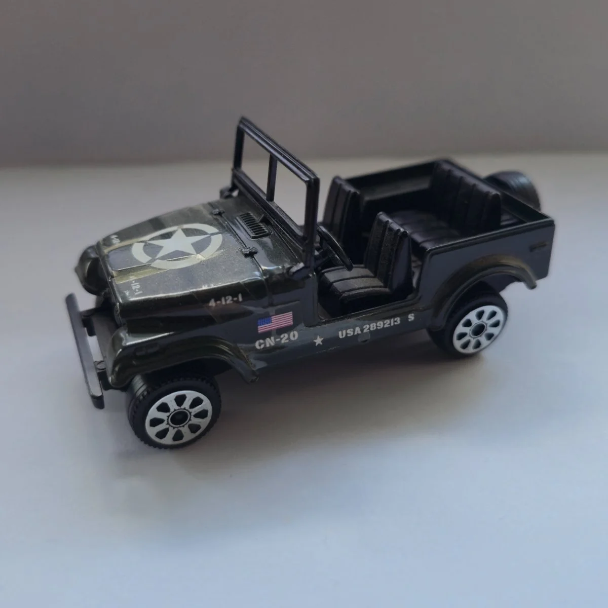 Bburago Jeep CJ-7  1:43