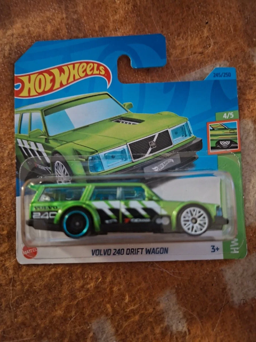 Hot Wheels Volvo 240 Drift vagon 1:64