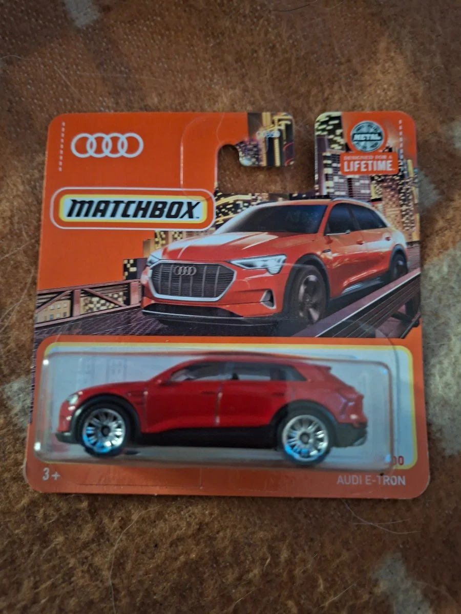 Hot Wheels Audi E-Tron 1:64
