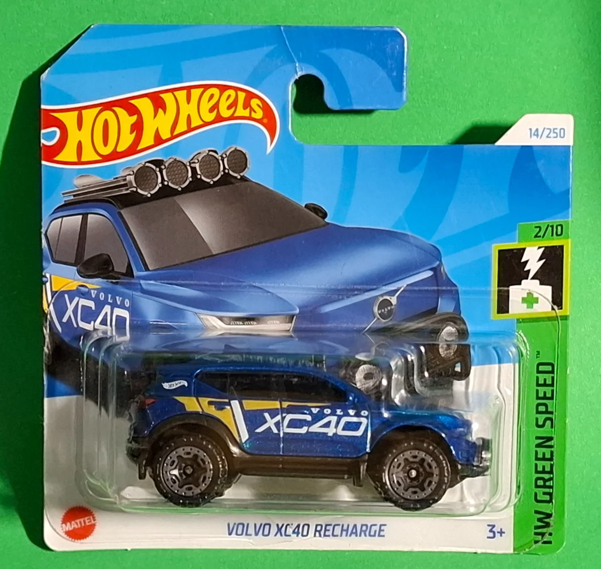 Hot Wheels VOLVO XC40 RECHARGE 1:64