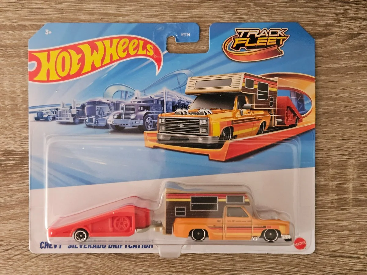 Hot Wheels Chevy Silverado driftcation 1:64