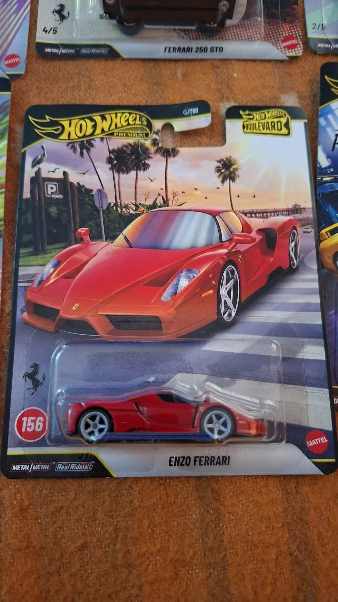 Hot Wheels Enzo Ferrari 1:64