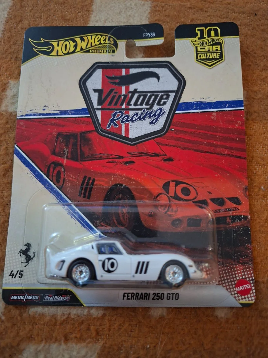Hot Wheels Ferrari 250 GTO 1:64