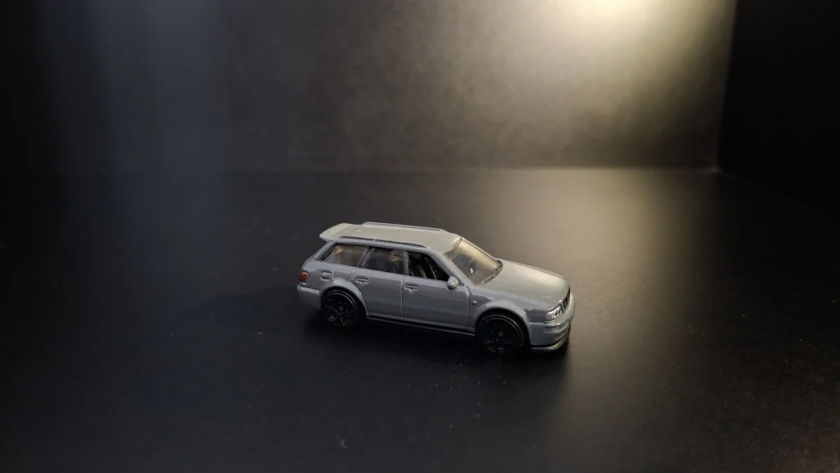 Hot Wheels 94 Audi Avant RS2 1:64