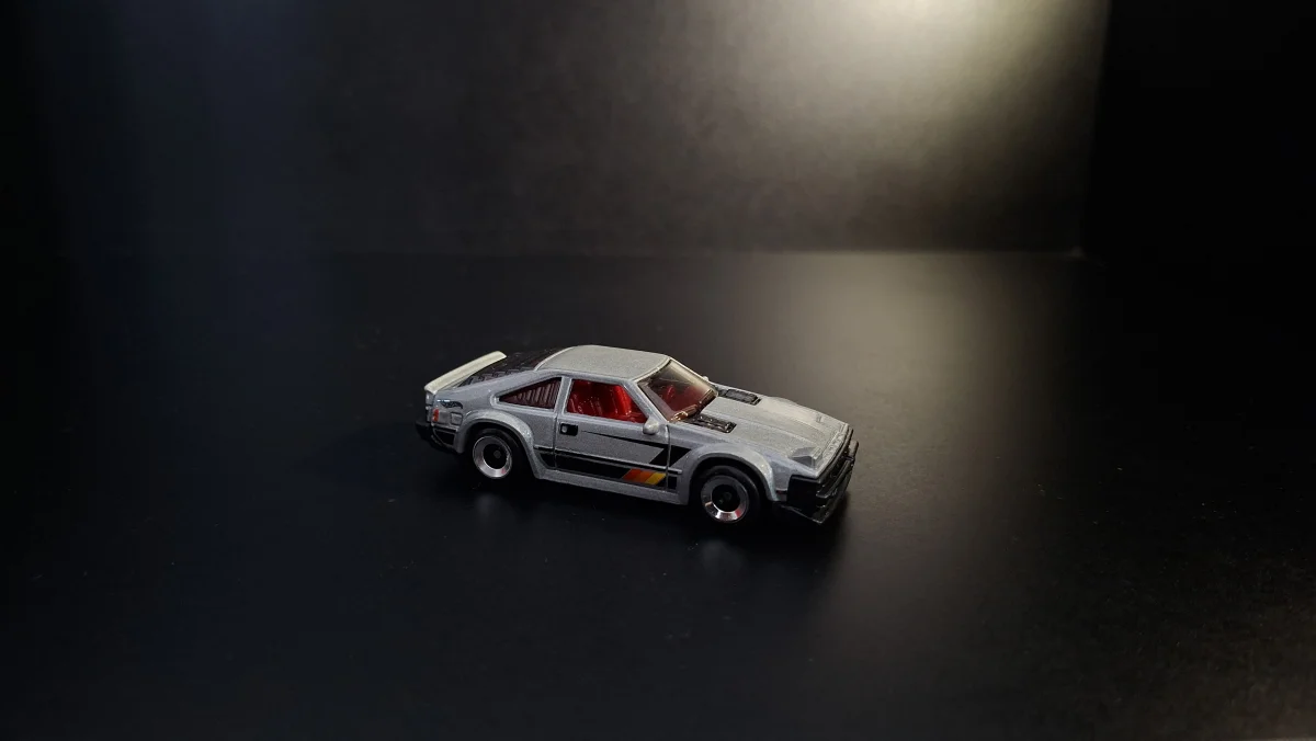 Hot Wheels 82 Toyota Supra 1:64