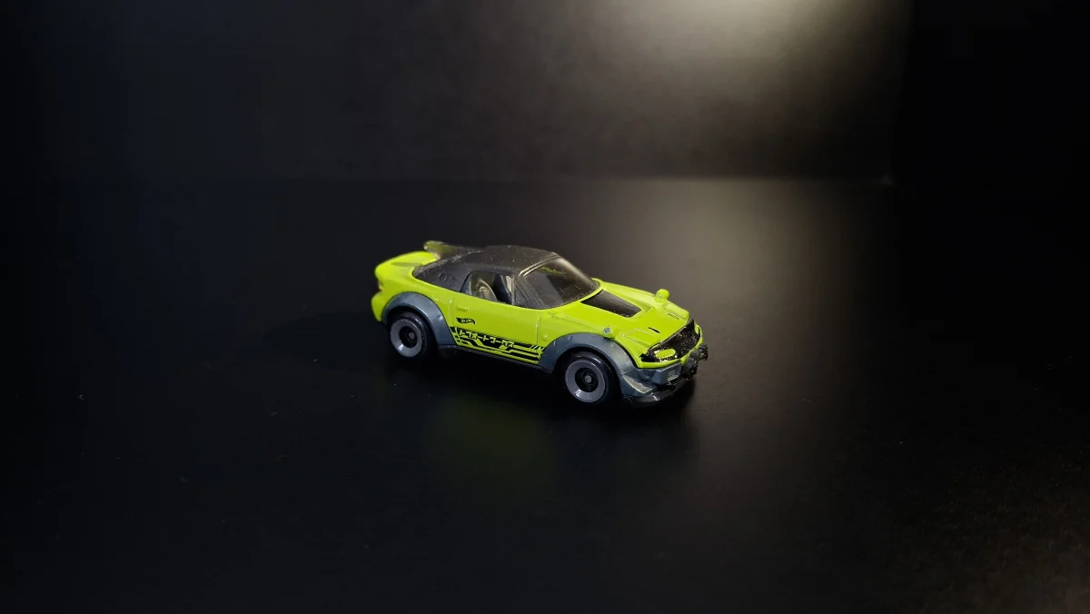 Hot Wheels Mazda MX-5 Miata 1:64