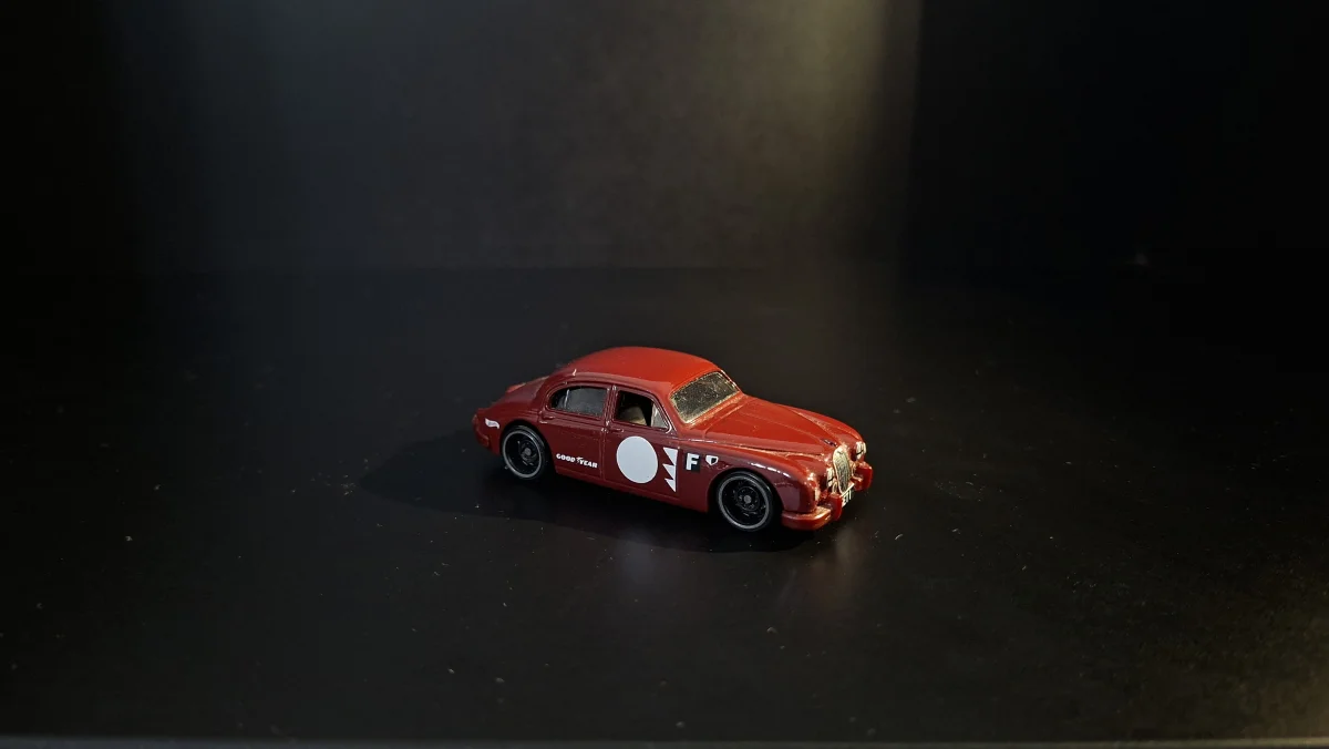 Hot Wheels Jaguar Mk1 1:64