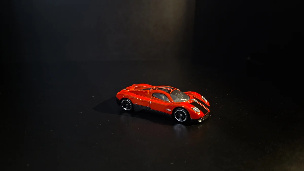 Hot Wheels Pagani Utopia 1:64