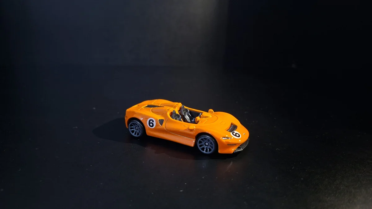 Hot Wheels McLaren Elva 1:64