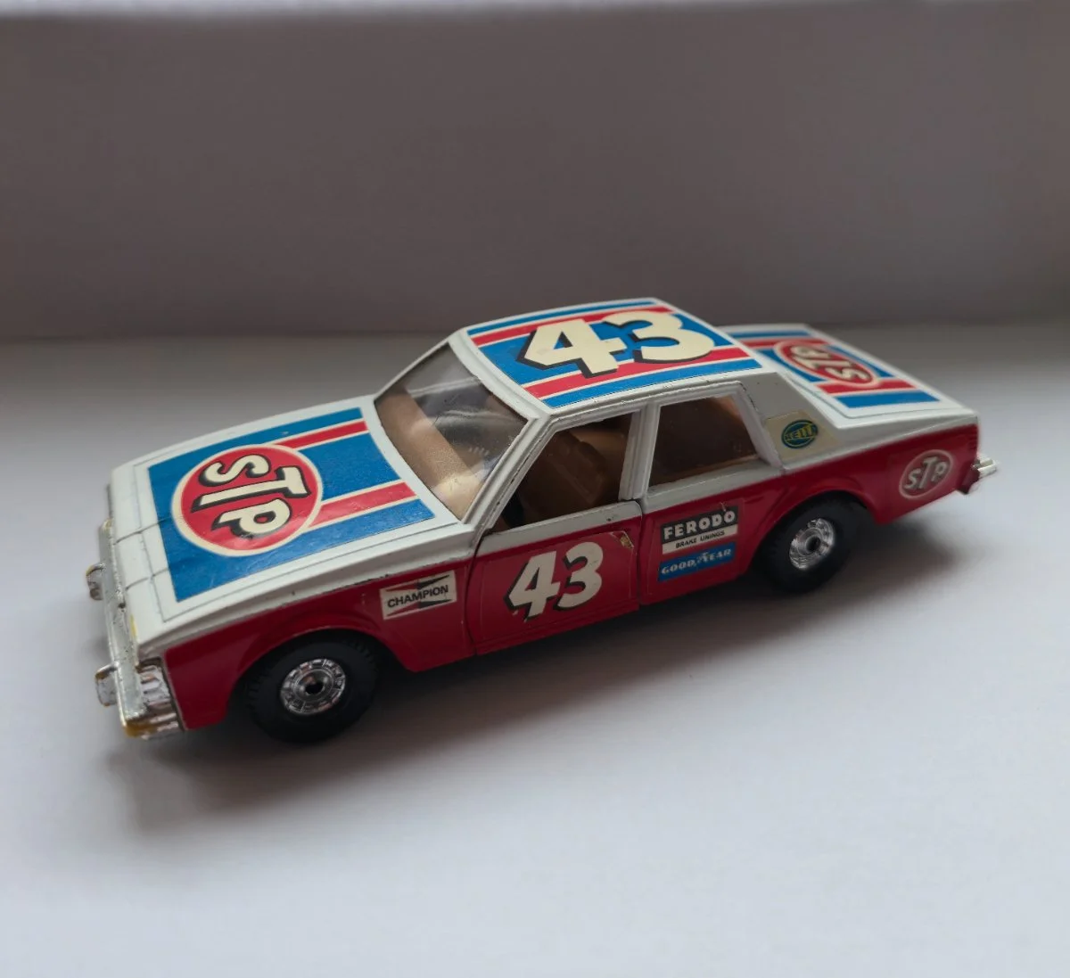 Ostalo Corgi Chevrolet Caprice Classic 1:36
