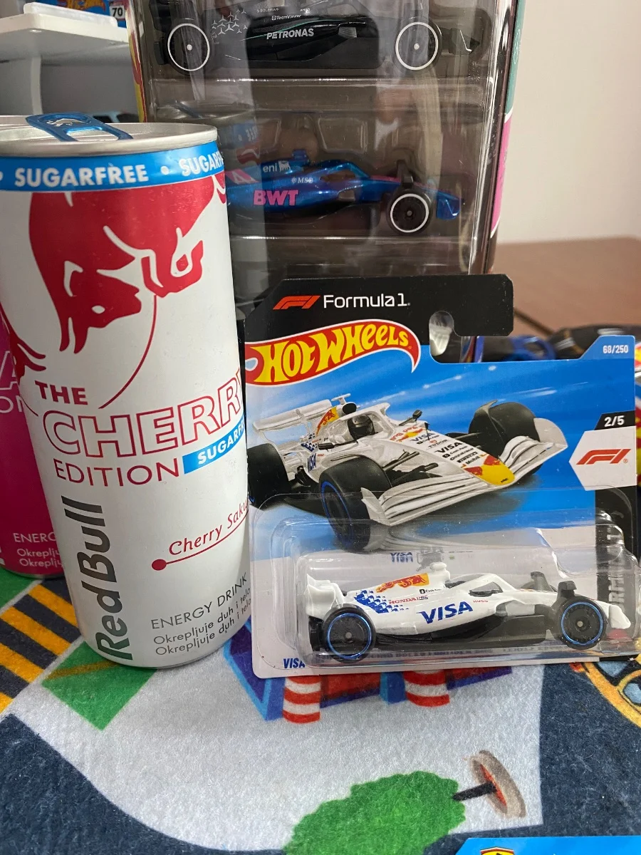 Hot Wheels F1 RedBull 1:64