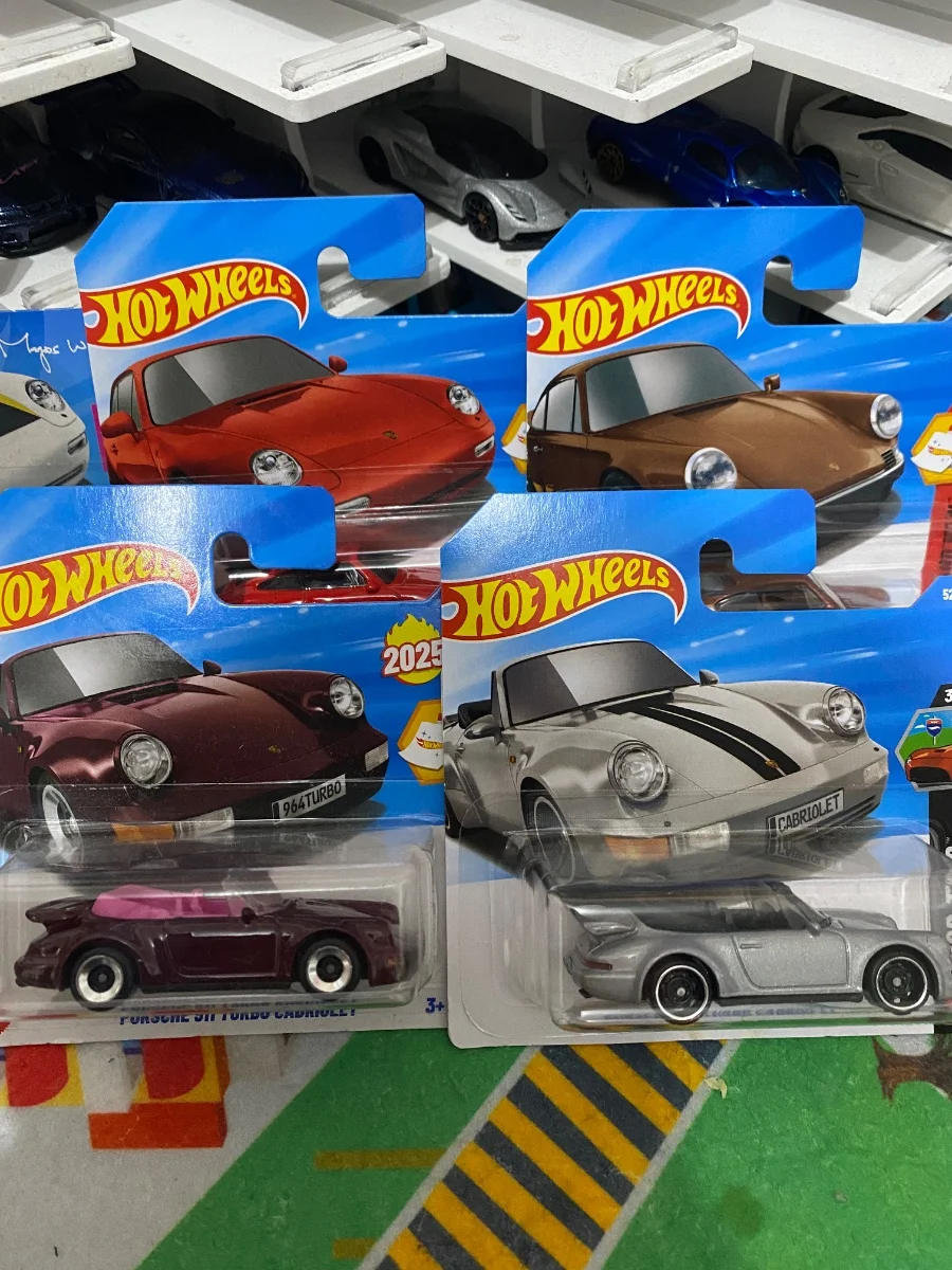 Hot Wheels Porsche  1:64