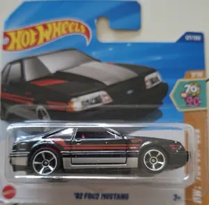 Hot Wheels '92 Ford Mustang