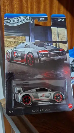 Hot Wheels Audi R8 LMS