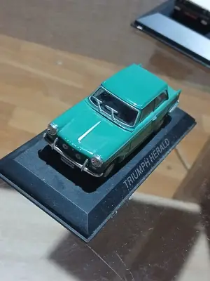 AutoArt Triumph herald