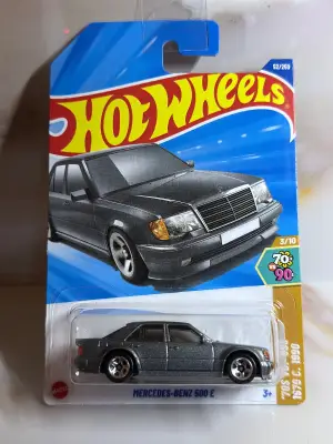 Hot Wheels MERCEDES-BENZ 500 E