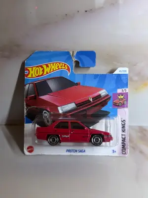 Hot Wheels PROTON SAGA / Renault 9