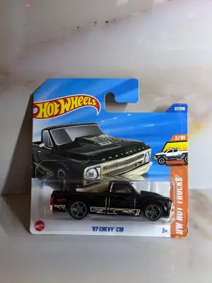 Hot Wheels ‘67 CHEVY C10