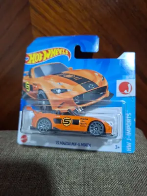 Hot Wheels '15 Mazda MX-5 Miata