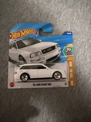 Hot Wheels 1994 Audi RS2 Avant