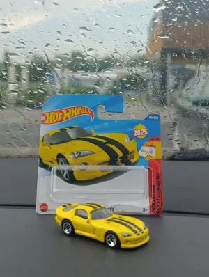 Hot Wheels Dodge Viper GTS