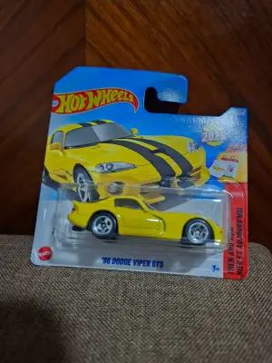 Hot Wheels '96 Dodge Viper GTS 
