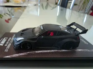 Inno64 LB-SILHOUETTE WORKS GT Nissan 35GT-RR 1:64 - minigaraza.com