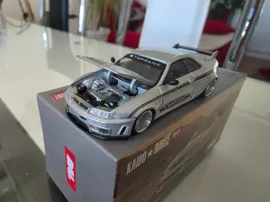 Kaido House Nissan Skyline GT-R (R33) DAI33 V1 1:64 - minigaraza.com