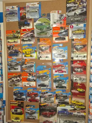 Hot Wheels Deo kolekcije Mercedesa u 1/64