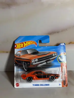 Hot Wheels ‘71 DODGE HEMI CHALLENGER